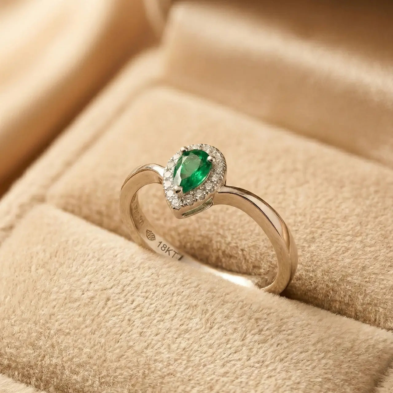 ANELLO SMERALDO